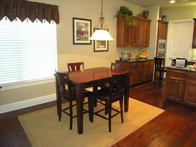 4th image of 1019 Terrace Dr