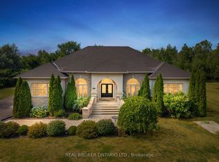 525 Tullamore St, Ottawa, ON K1X 0A2