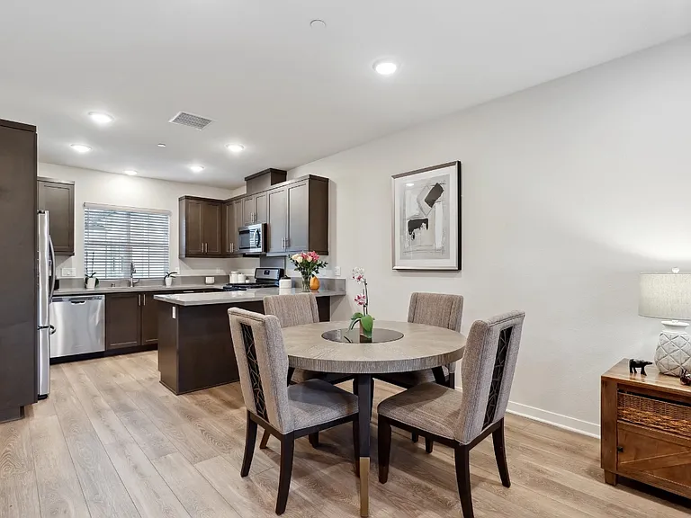 Blackstone Dr — Photo 24