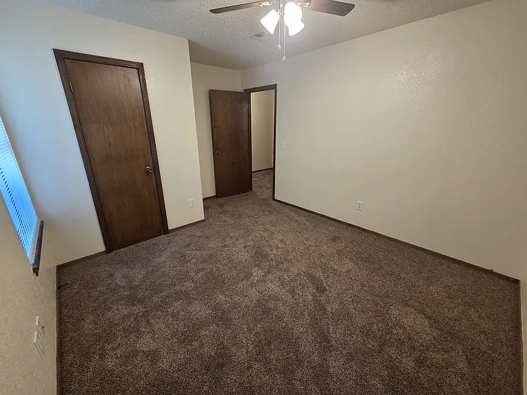 9021 Roxbury Ter — Photo 11