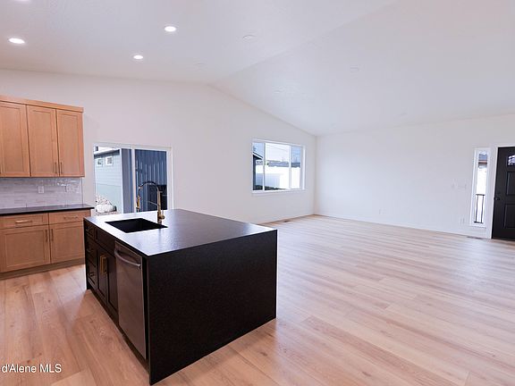 4th image of 677 W Rory Ave