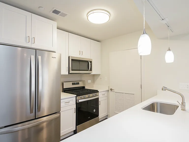 Vine Place Apartments — Photo 13