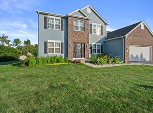1198 Knollwood Dr, Grafton, WI 53024