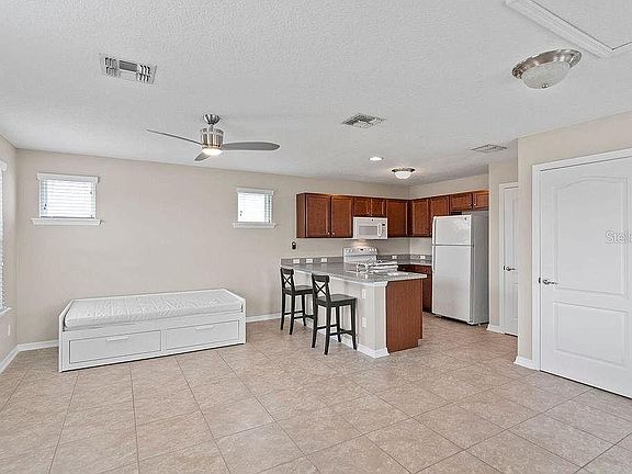 5th image of 13910 Sato Ave