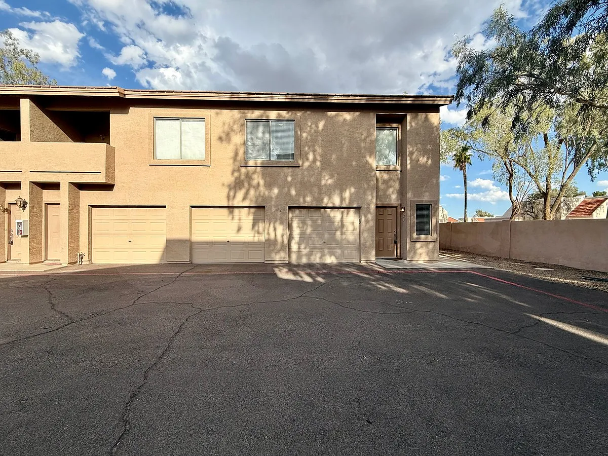 2 bed, 2.0 bath, $1,550 — Photo 2