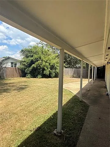 407 E Illinois Ave — Photo 11