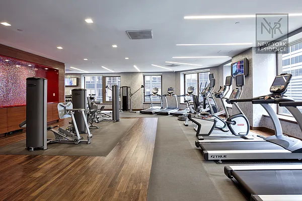 Sold by New York Residence | media 7