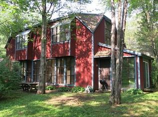 86 Pine Grv, Amherst, MA 01002