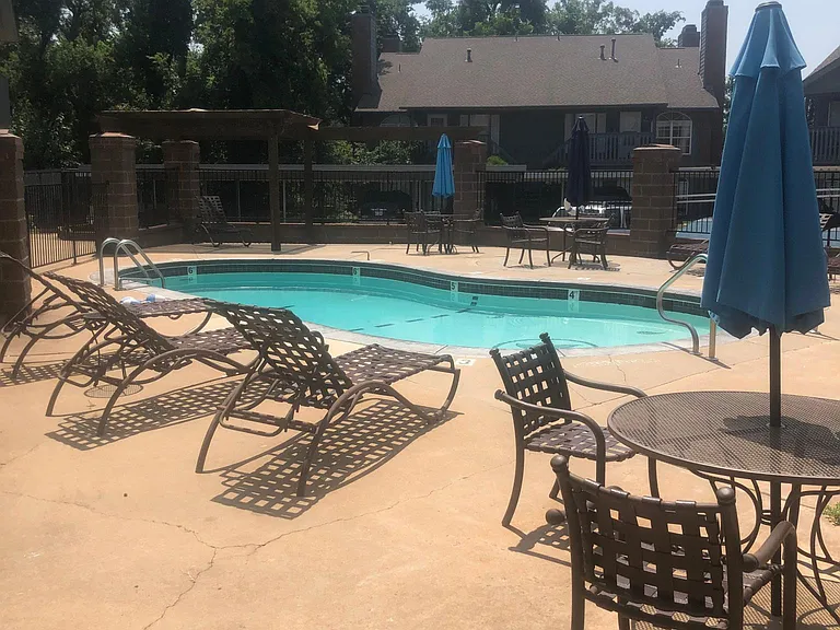 11525 N Meridian Ave #216 — Photo 3