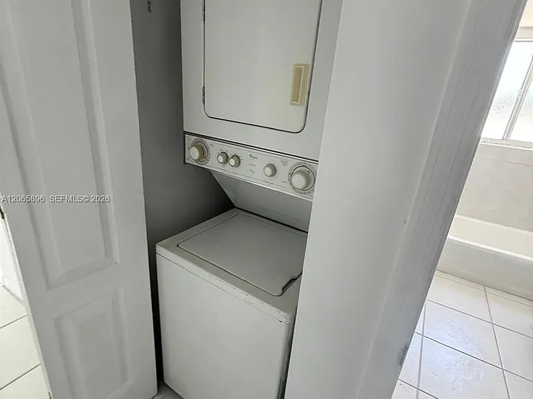 1453 SW 3rd St #303 — Photo 7