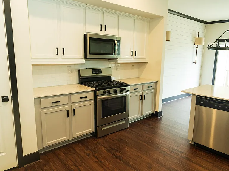 1013 Epiphany Rd — Photo 17