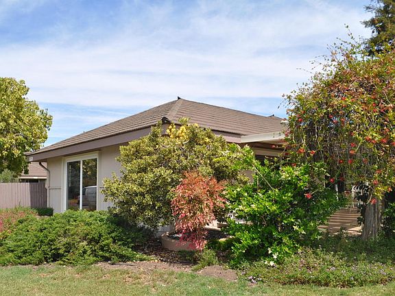 3rd image of 375 Moreton Bay Ln Unit 3