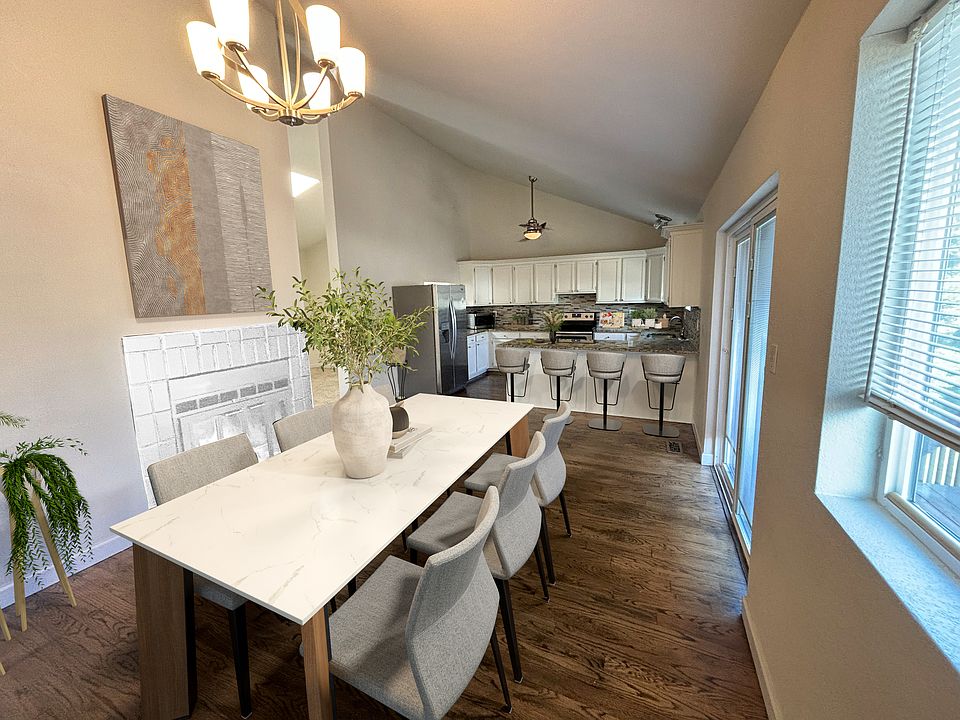 Dining/Kitchen