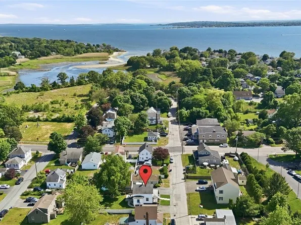 34 Lake Ave, Barrington, RI 02806