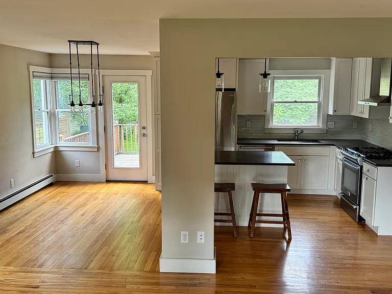1069 Pine St — Photo 8