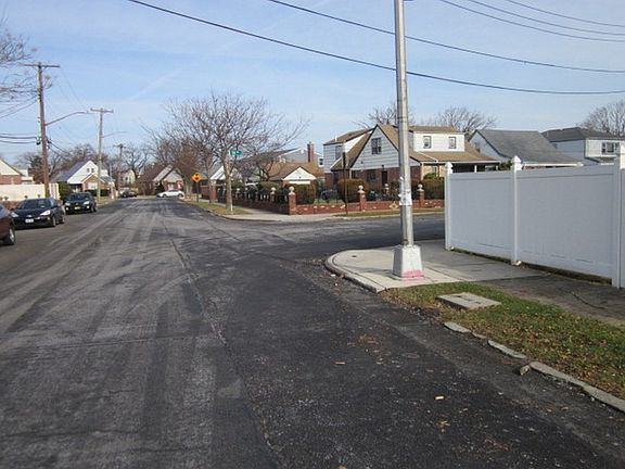 5th image of 11483 228th St