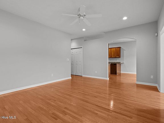 4th image of 101 E Rhode Island Avenue Apt B