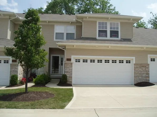 5845 Crescent Ridge Dr, Seven Hills, OH 44131