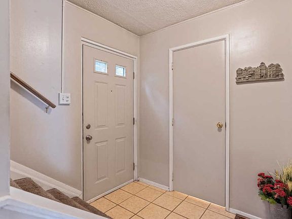 3rd image of 2500 Warsaw Ave Unit 4