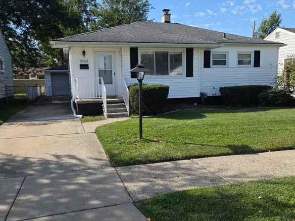 29551 Rosemont St, Roseville, MI 48066