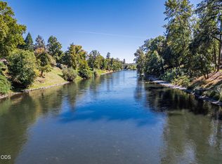 1946 Lampman Rd, Gold Hill, OR 97525
