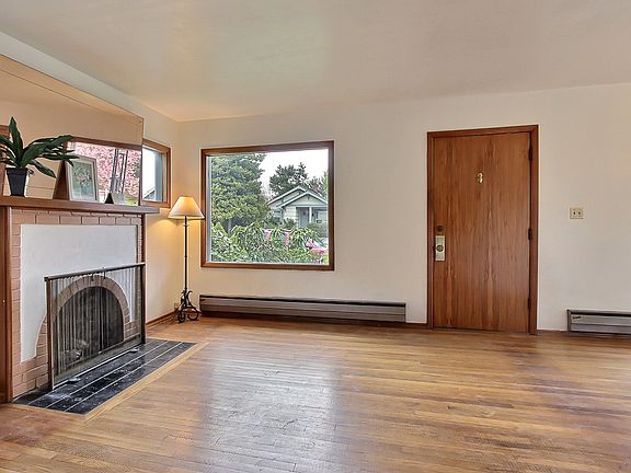 3rd image of 1018 S 61st St