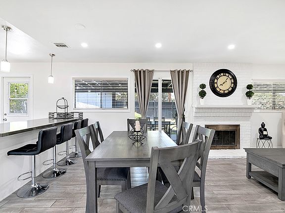 3rd image of 22641 Sherman Way