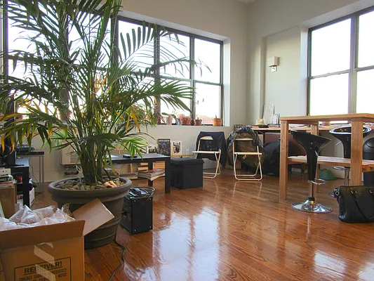 Rented by EXR | media 30