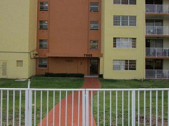 4th image of 7000 NW 186th St APT 326
