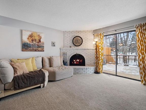 2nd image of 2744 Terraceview Ln N