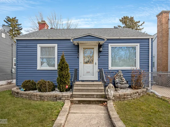 401 N Elmwood Dr, Aurora, IL 60506