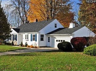 442 Pellett Dr, Bay Village, OH
