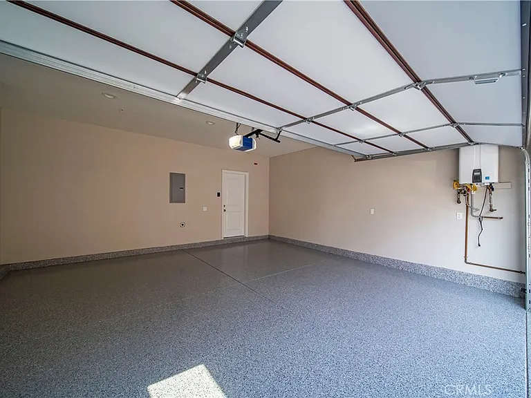 14102 Edwards — Photo 31