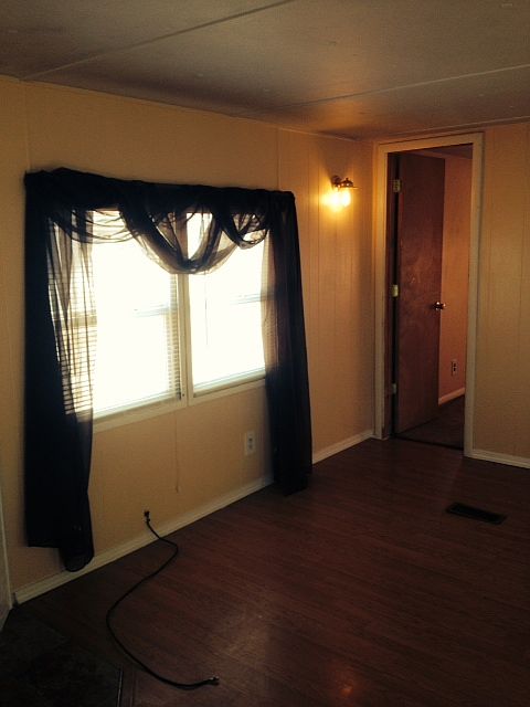 2nd image of 1002 Davy Crockett Dr
