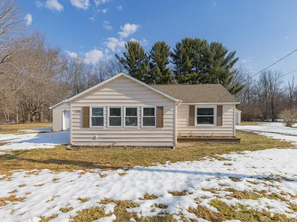 125 Edgewater Dr, Michigan Center, MI 49254