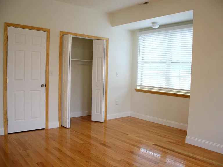 1601 W Stiles St #1C — Photo 9