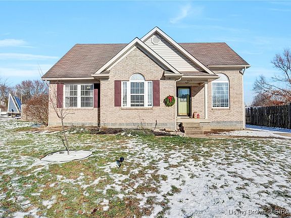 2nd image of 917 Marquise Court
