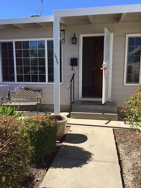 1635 Echo Ave photo 1