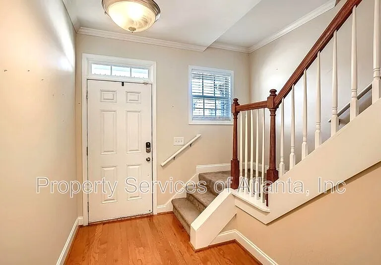 143 Linton Dr — Photo 3