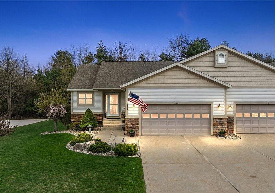1st image of 894 N Sandalwood Cir