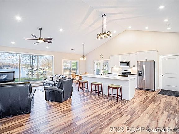 5th image of 249 Sparkling Water Cir