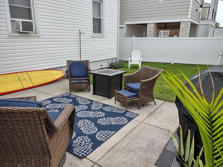 19 N Douglas Ave — Photo 23