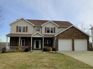 135 Lake Colony Dr, Venetia, PA 15367