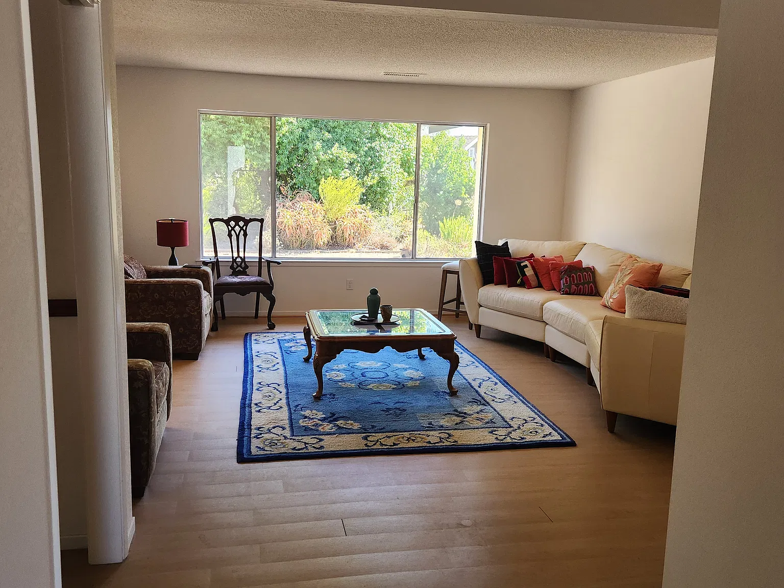 3 bed, 1604 sqft, $3,950 — Photo 2