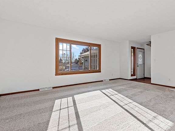 5th image of 1149 Bears Paw Dr