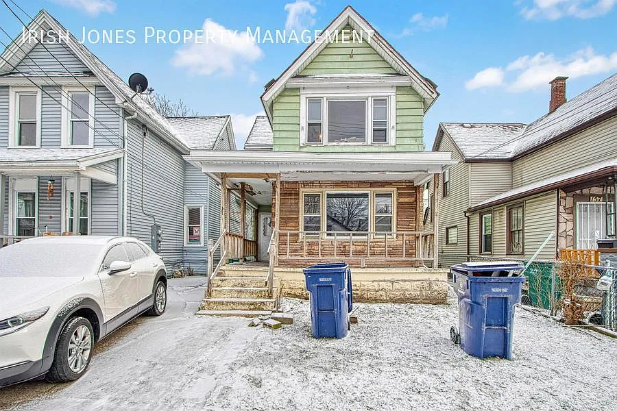 161 Austin St photo 1