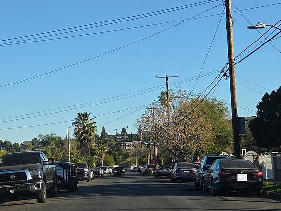 5th image of 11080 De Foe Ave