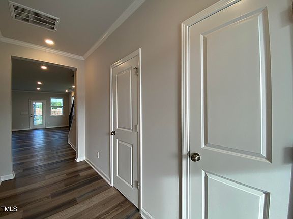 4th image of 1098 Gemma Dr