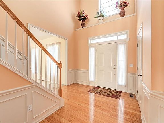 3rd image of 2691 Saddle Creek Dr