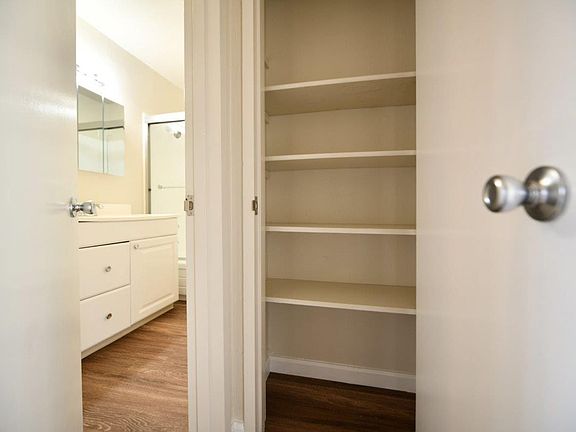 5th image of 2821 Harrison St APT 6